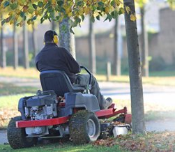 Grünflächenpflege am Objekt